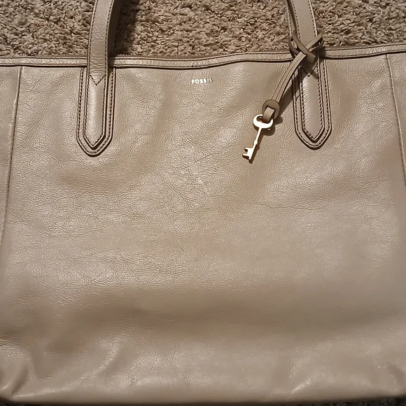 👜 Fossil Leather Tote BagTaupe/BeigeClassic Work & Everyday Carry